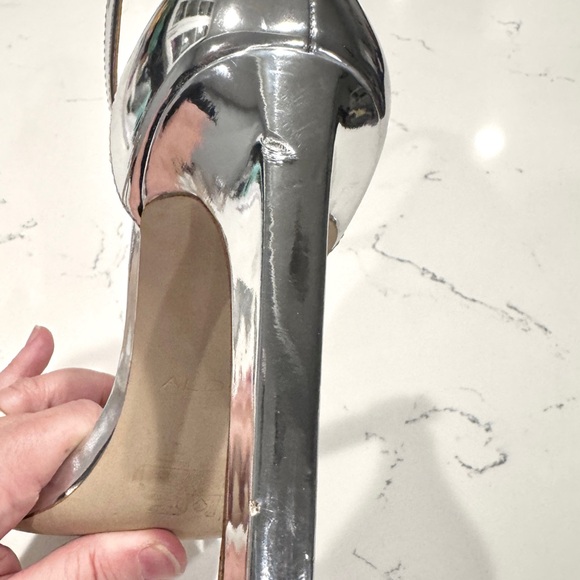 Aldo Women’s Silver Chrome Flower Heel Sandals NWOT - Picture 11 of 11